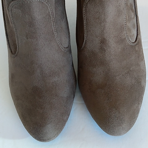 Marc Fisher Brown Taupe Suede Ankle Booties | MF Justice2 Women’s Heels Size 8 - Picture 3 of 11